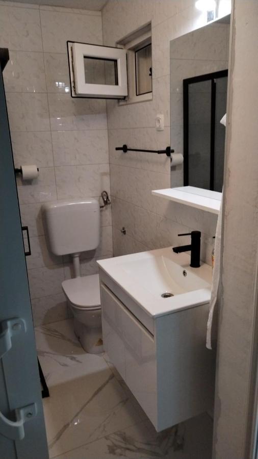 Studio Apartment Bosko Novalja Exterior photo