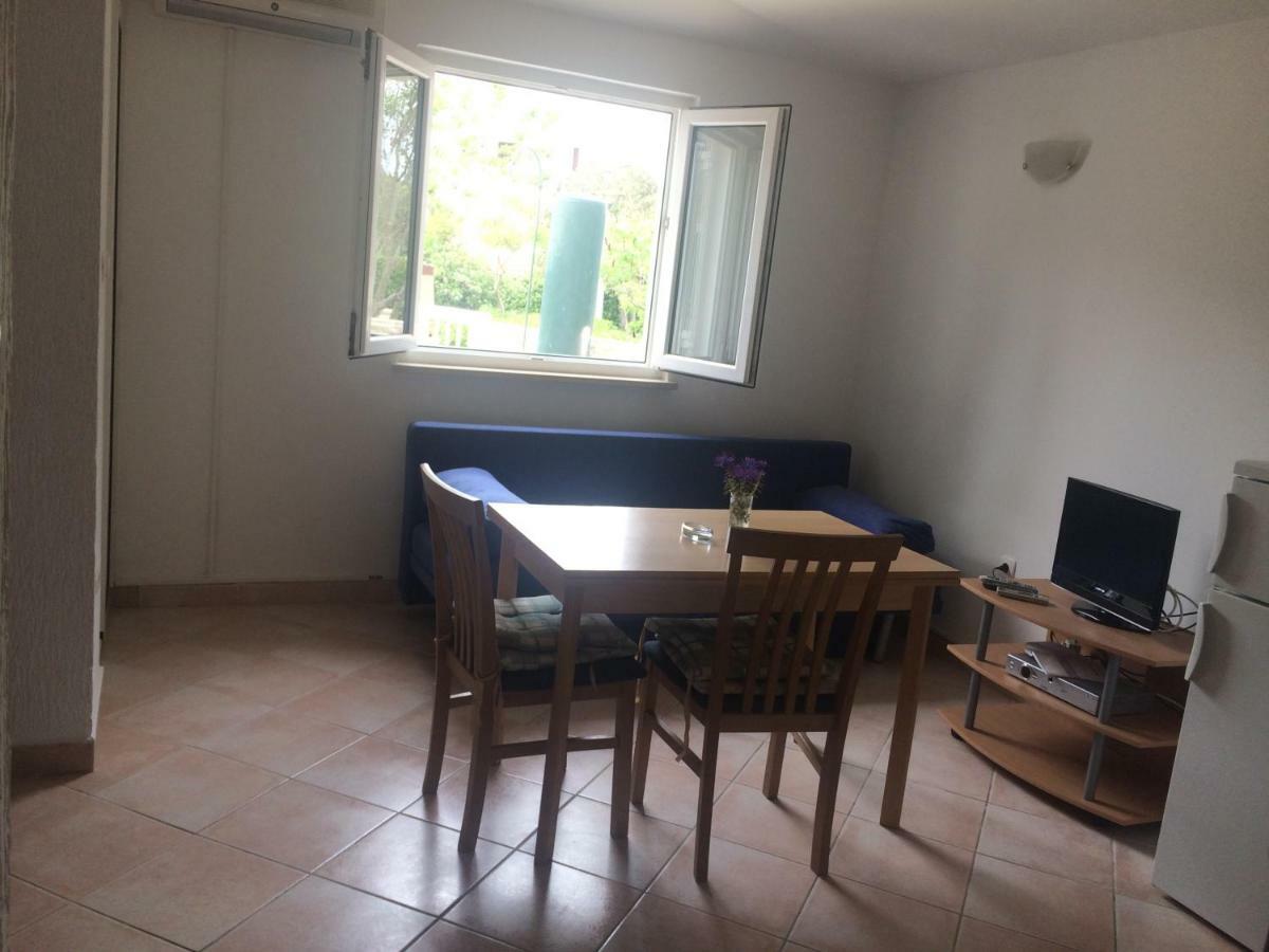 Studio Apartment Bosko Novalja Exterior photo